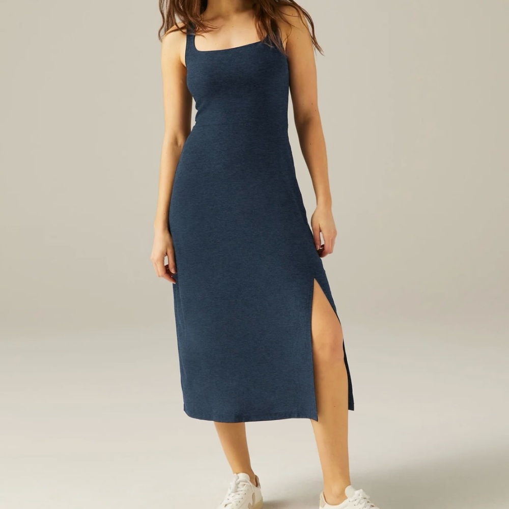 NWOT Beyond Yoga Featherweight Square Neck Slit Midi Dress